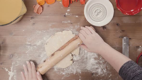 Step by step. Rolling out dough for pie crust.