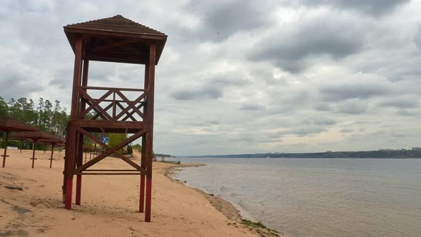 Time Laps By the River on the Beach. 