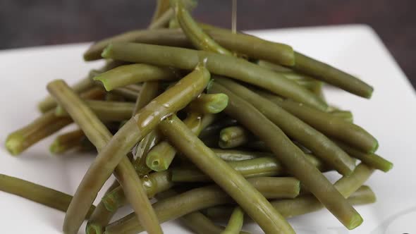 Boiled green beans with olive oil