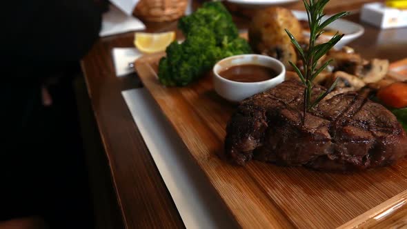 Cow Meat Tenderloin And Vegetables 