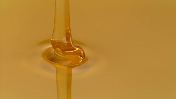 Honey pouring on honey, Slow Motion