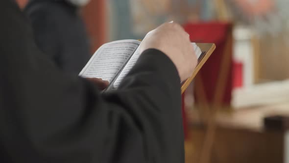 Reading the Psalter in an Orthodox Church.