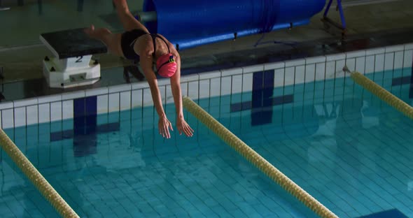 Swimmer training in a swimming pool