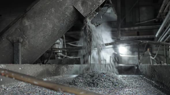 Recycling Plastic By Dissolving in a Metal Container