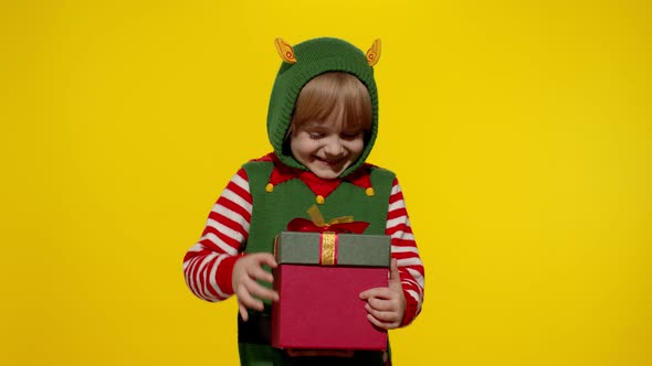 Kid Girl Christmas Elf Santa Helper Costume Getting Receiving Present Gift Box