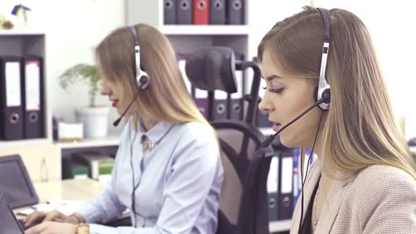 Operators of Support Customer Service - Call Center, Online Software with Technology Voice Over IP