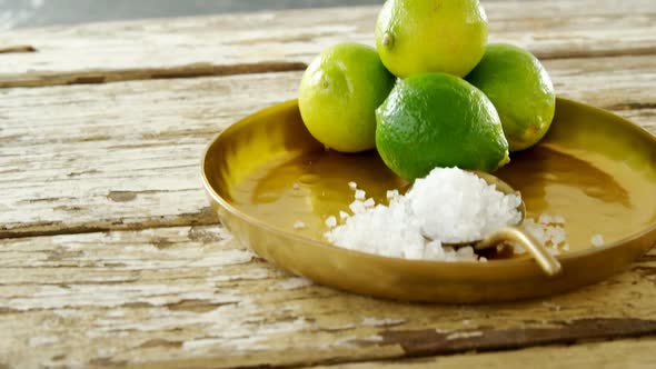 Salt and lime in a plate 4k