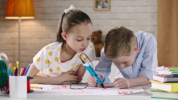 Children Creating 3d Masterpiece alt