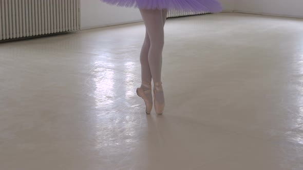 Legs on pointe position