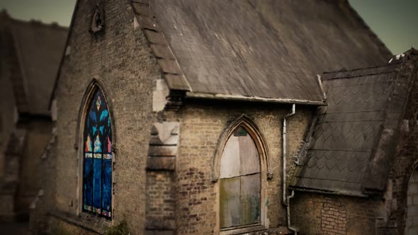 Old Holbeach Cemetry Stone Chapel alt