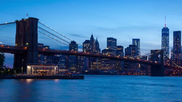 Brooklyn bridge car traffic light timelapse - New York - USA