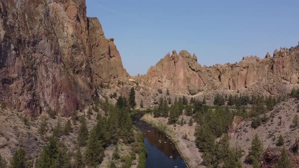 Rising above Smith Rock 4K