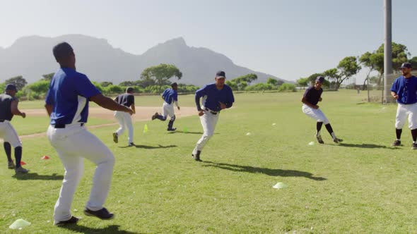 Baseball players training before playing