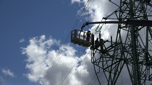 High Voltage Line Workers 5