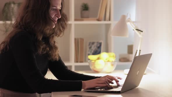 Laptop Chatting Freelance Lifestyle Woman Typing