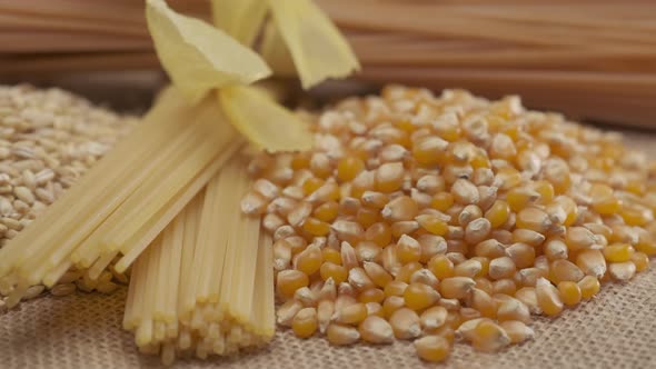 Mixed cereals and wholemeal integral spaghetti pasta, vegan vegetarian food