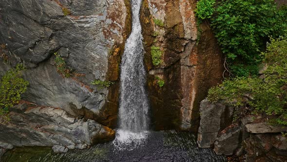 Waterfall (4K)