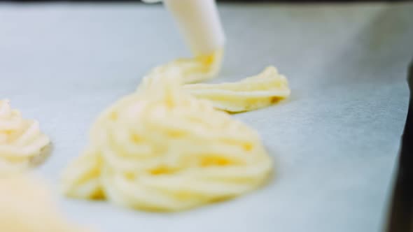 The Chef Makes Potato Cookies Using a Food Bag