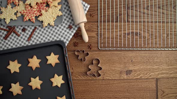 Stop motion video of Christmas cookies