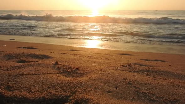 Sea waves in morning. Golden sunrise at ocean. sunrise horizon in sea. Ocean waves. sea waves ocean