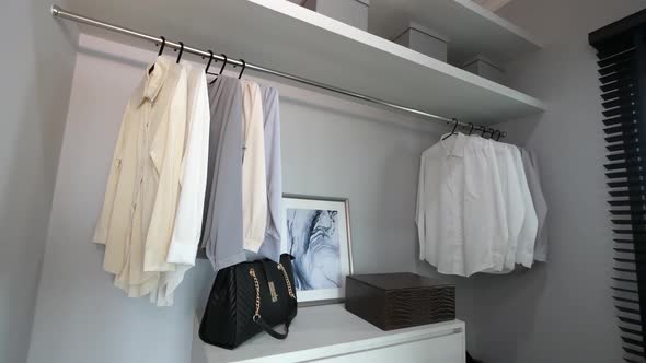 Modern and Stylish Bulit-in Walk In Closet Decoration Idea