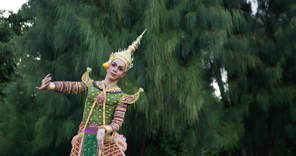 Khon performance arts acting entertainment dance traditional costume in the park