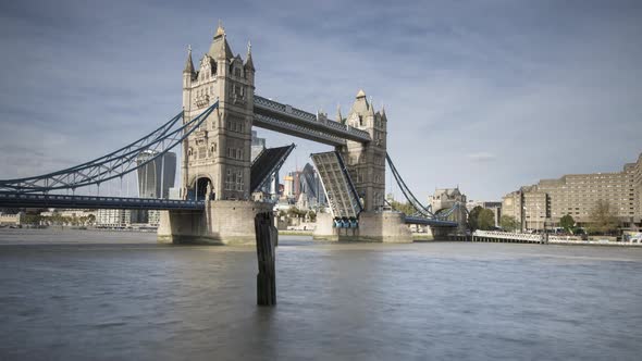 Lovely Tower Bridge Time Lapse Video While The Bridge is Opened and Closed with a Clear Skyline