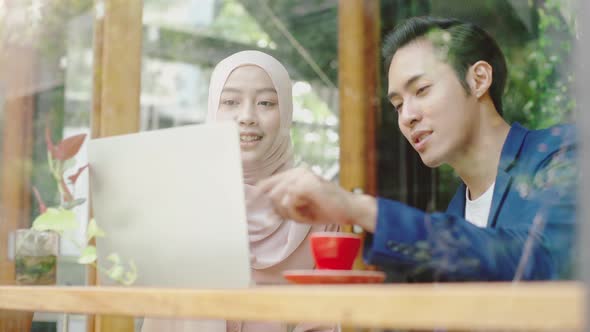 Asian Muslim SME Business Entrepreneur 01