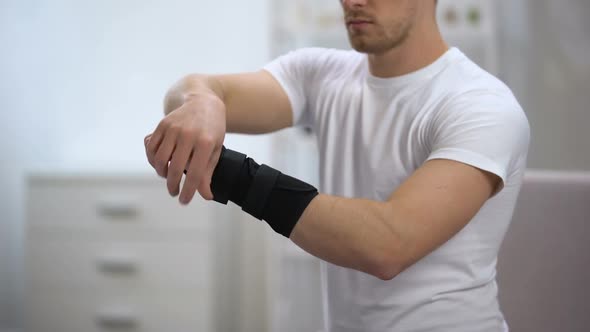 Sportsman Fixing Titan Wrist Support, Inflammation or Sprain, Orthopedics
