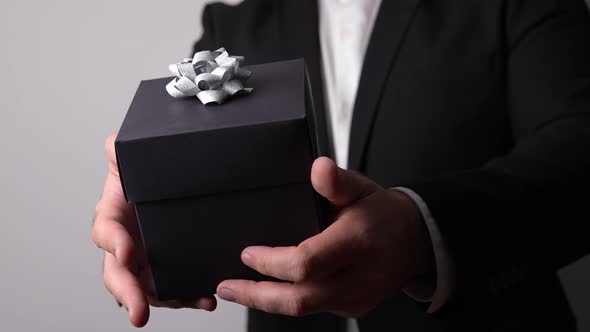 Giving an Elegant Gift