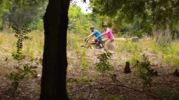 Couple cycling bicycle