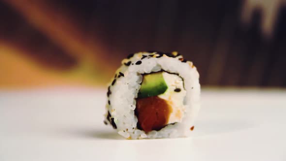 video 180 degrees -rolls sushi in motion- Asian gastronomy
