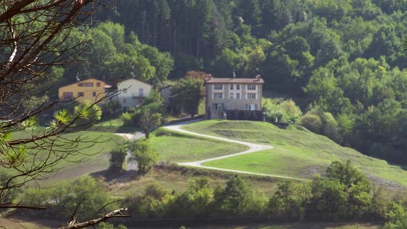 Picturesque Cottage in the Green Hill House Road Mountain