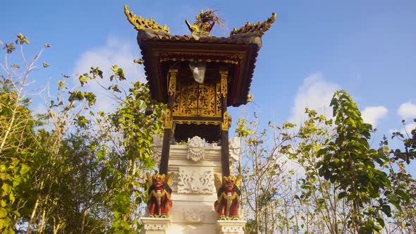 Hindu Temple in Indonesia alt