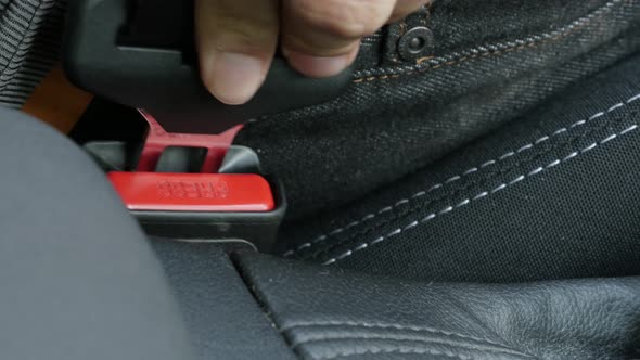 Three-point seat belt connecting on car bracket 4K video