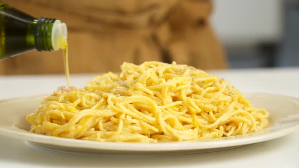 Delicious pasta served with olive oil