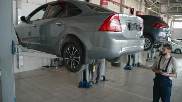 Vehicle Service Worker alt