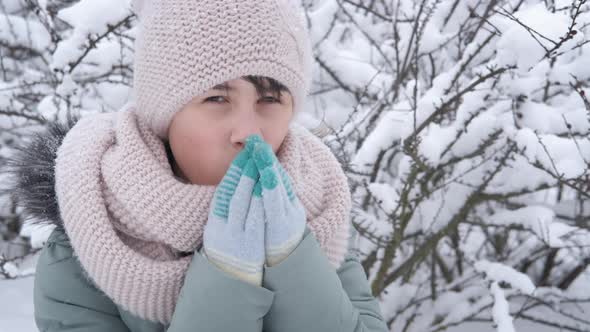 Get Warm in Winter Gloves