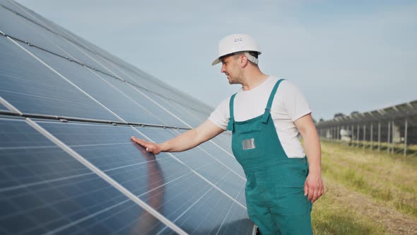 Engineer Expert in Solar Energy Photovoltaic Panels