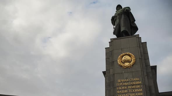 Soviet War Memorial Motion Timelapse