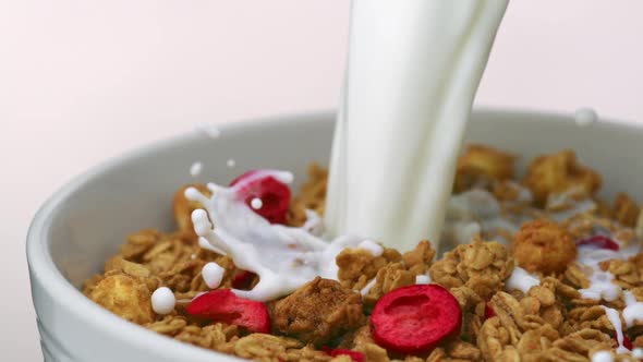 Cereal and milk, Slow Motion