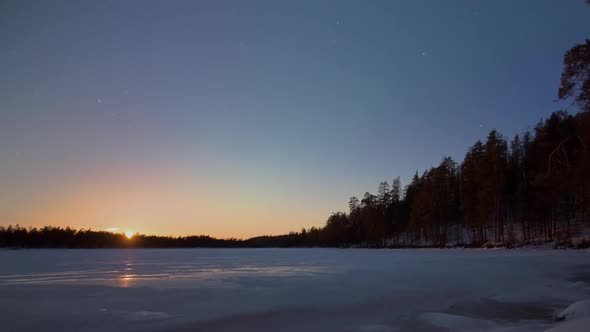 DAY TO NIGHT TIMELAPSE ZOOM OUT, A setting sun before the Aurora Borealis