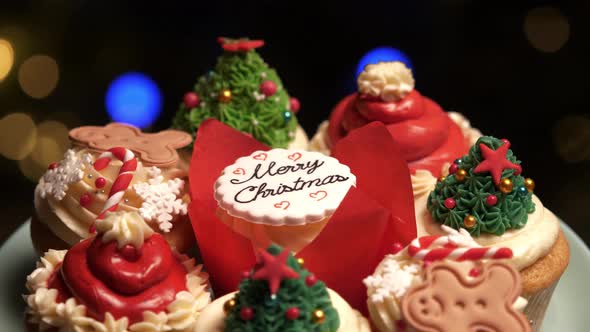 Decorating Cupcakes For Christmas