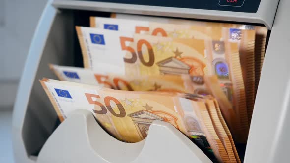 Automated Currency Counter Checks Euros