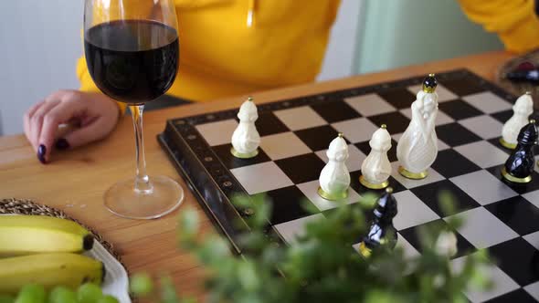 Selective Focus of Beautiful Chess on Chessboard