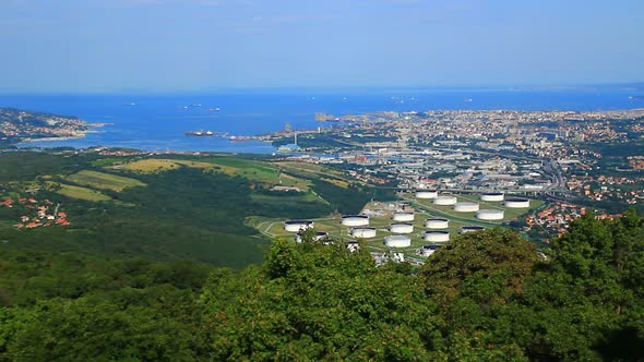 Big Storage Oil Tanks