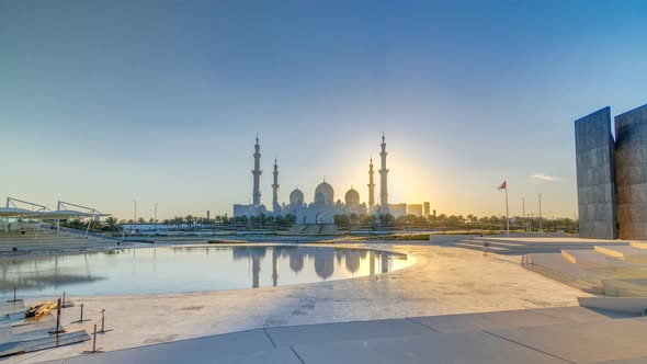 Sheikh Zayed Grand Mosque in Abu Dhabi at Sunset Timelapse UAE