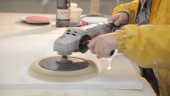 Polishing of Kitchen Door Kitchen Countertops