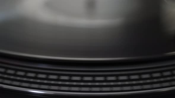 Turntable with Spinning Vinyl 19
