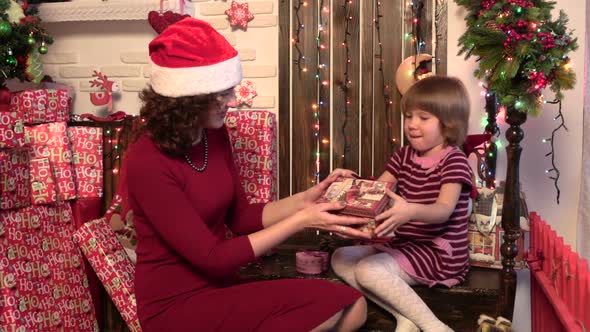 Mom Gives Daughter a New Year Gift